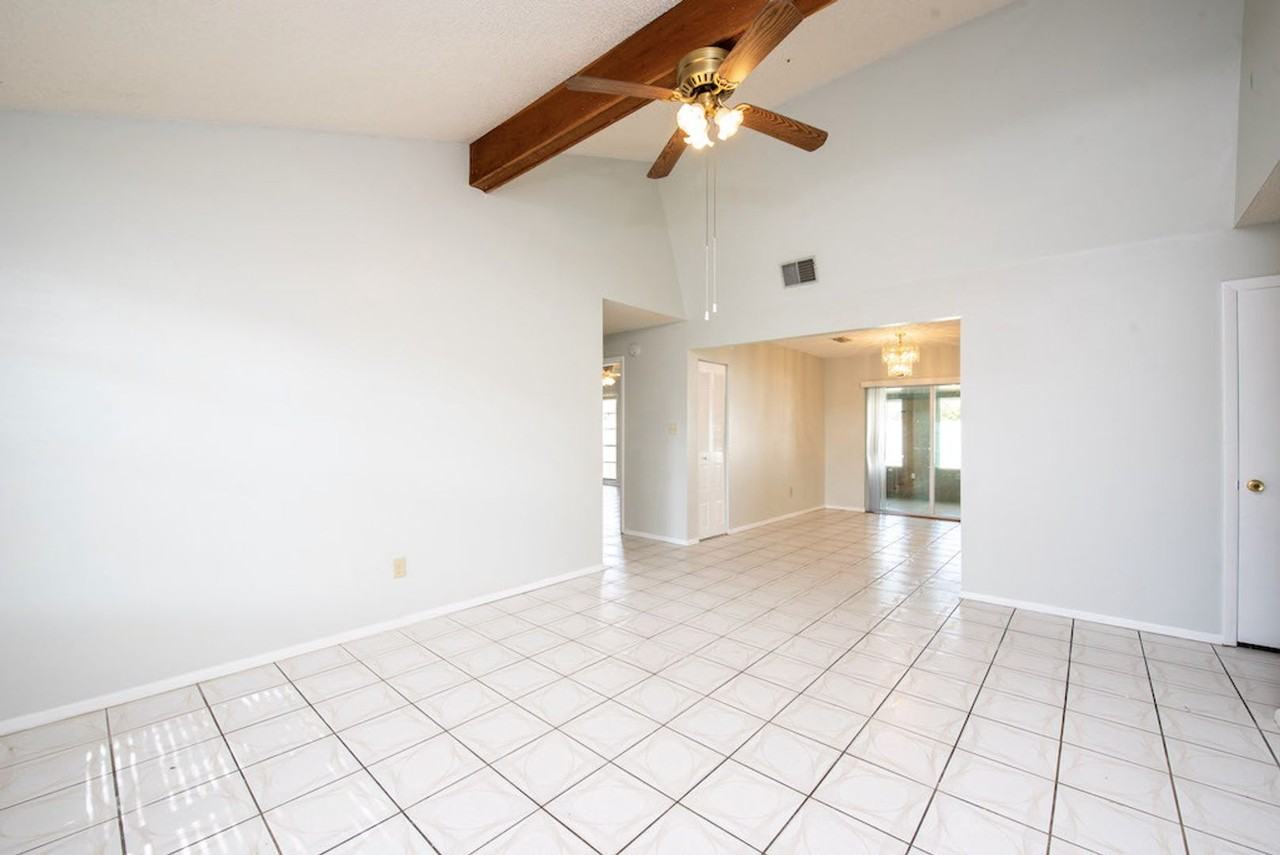 69 Alameda Dr - Photo 3 of 31