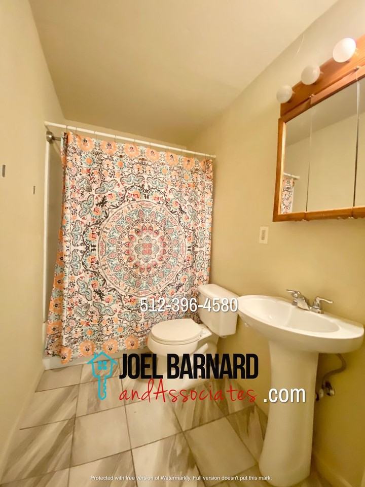 1121 Field St - Photo 3 of 20