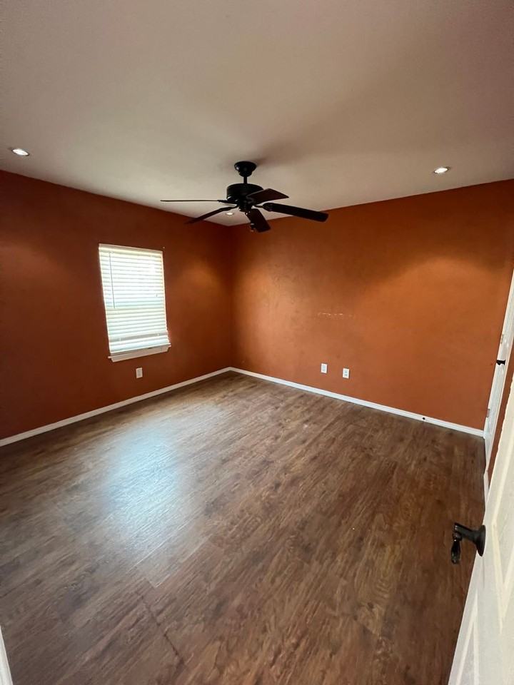 4108 S Washington St - Photo 3 of 10