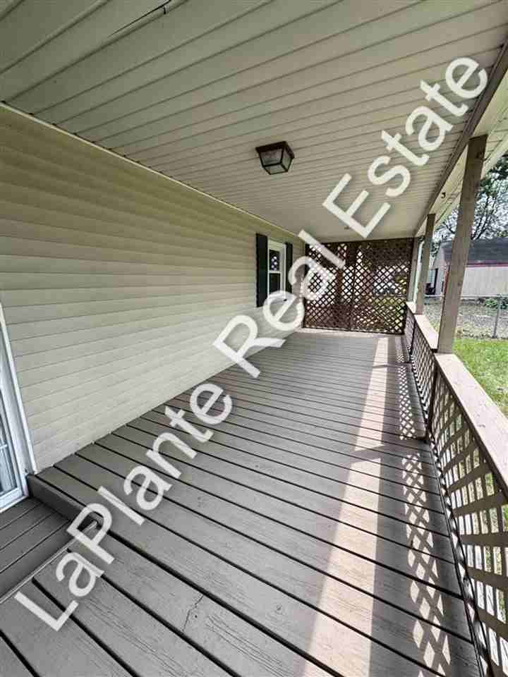 748 Weston St - Photo 3 of 16