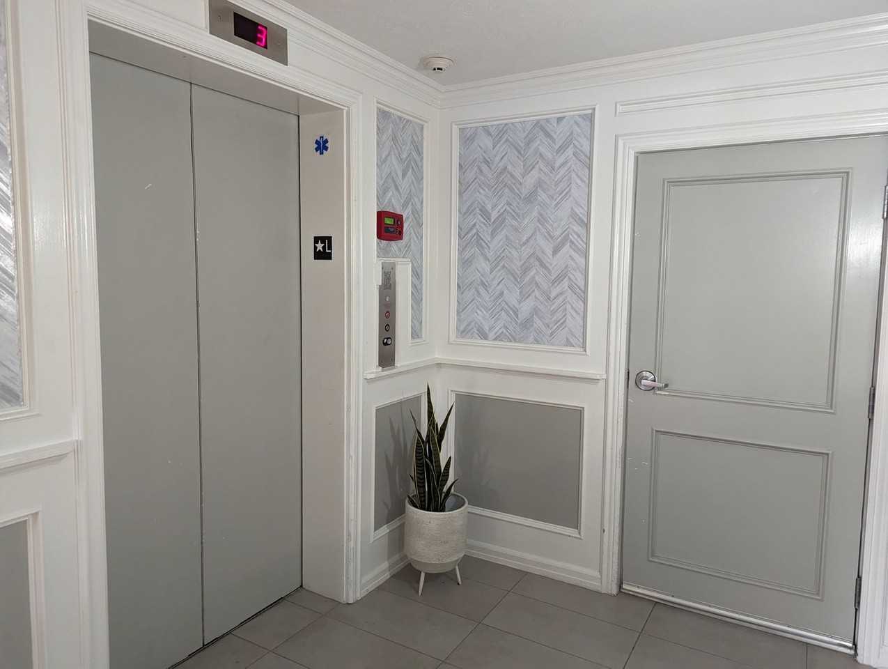100 N Wetherly Dr #3D - Photo 5 of 32