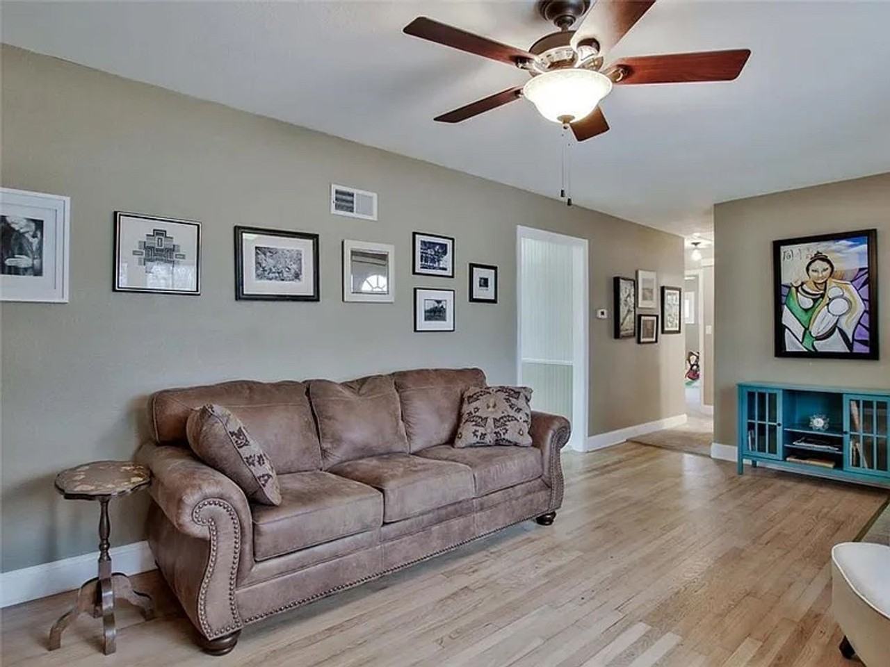 6130 Walmer St - Photo 3 of 9