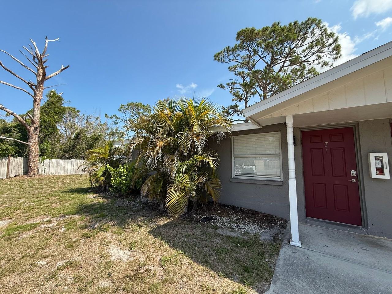 350 Elmstreet Ct - Photo 2 of 15