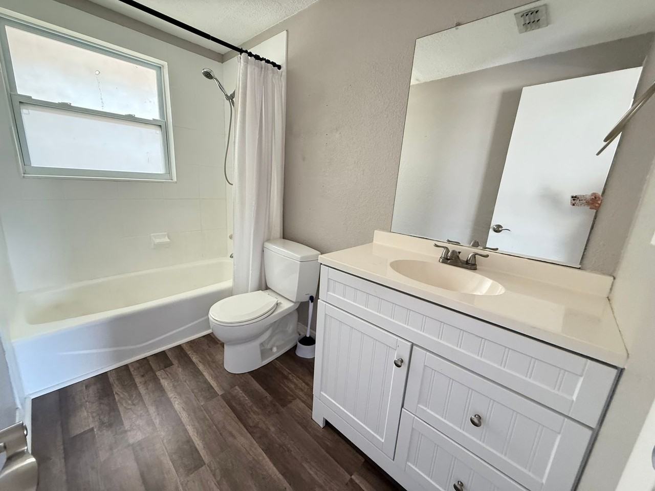 350 Elmstreet Ct - Photo 6 of 15