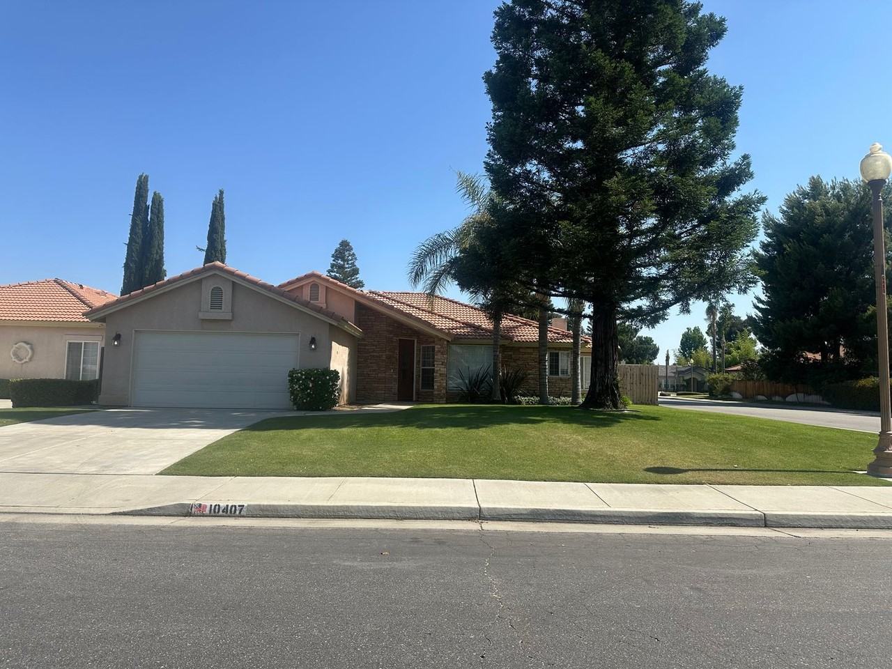 10407 Loughton Ave - Photo 2 of 19