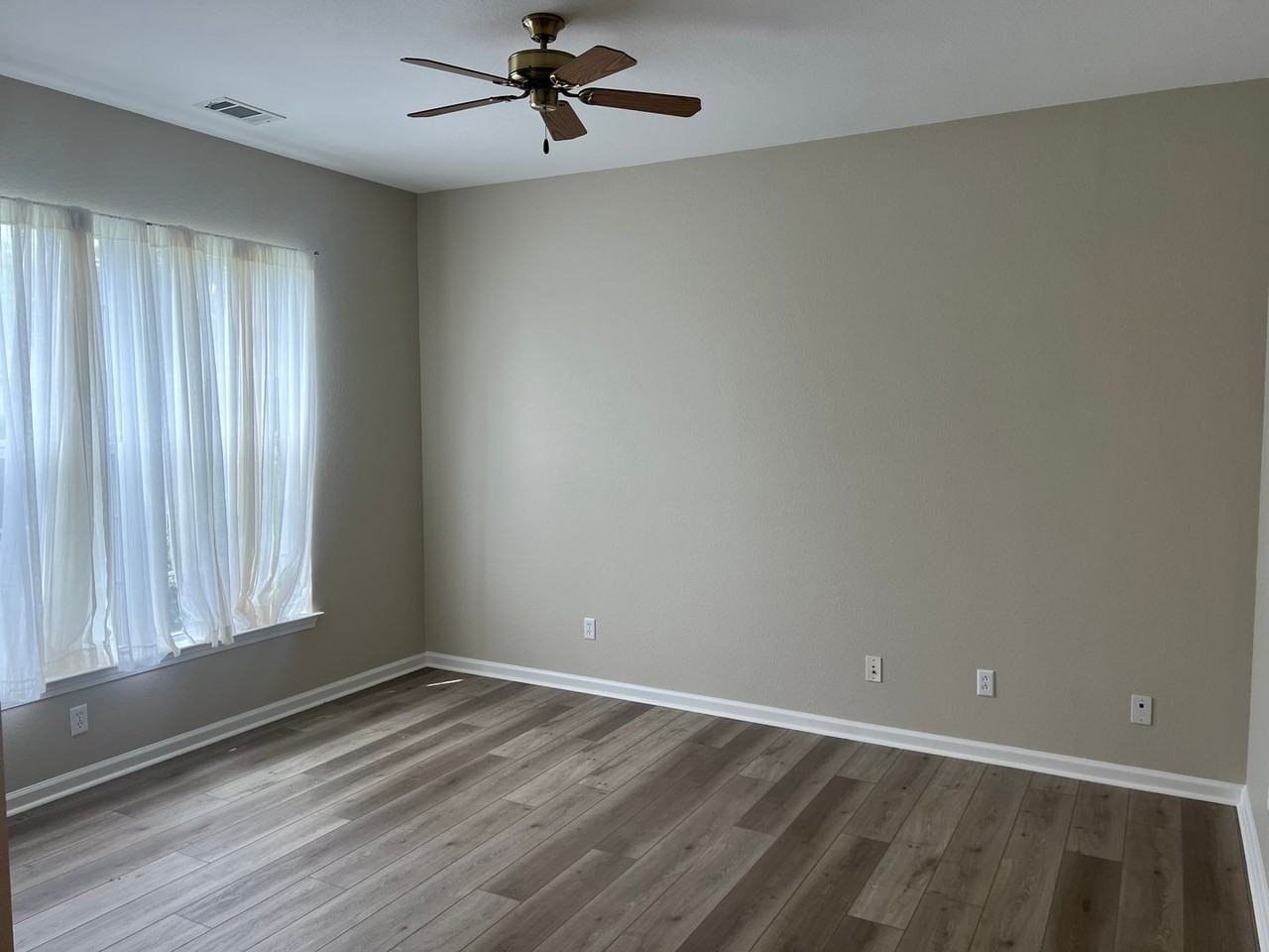 44 Seaford Place - Photo 4 of 36