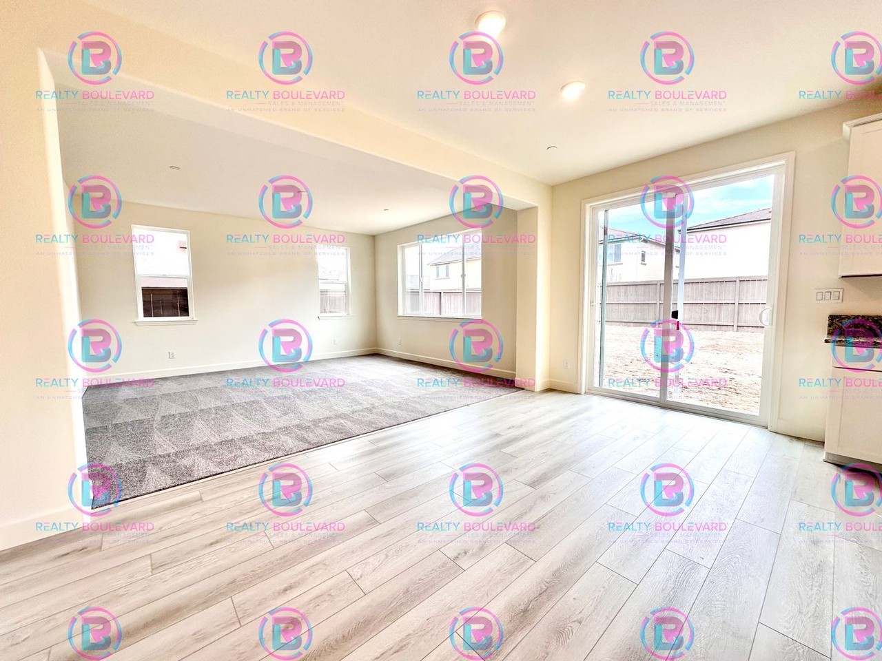 6796 Lunar Orbit Dr - Photo 6 of 32