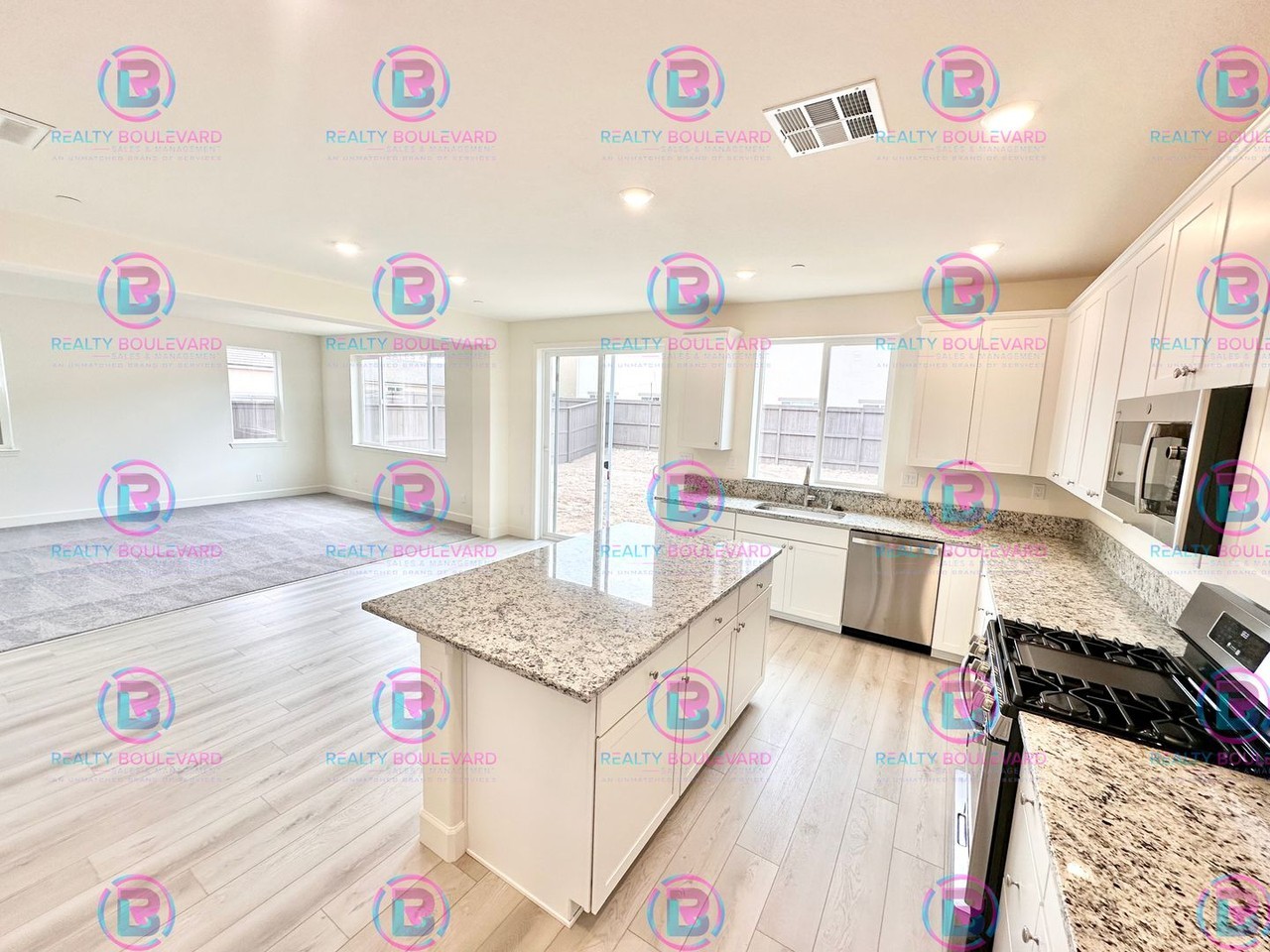 6796 Lunar Orbit Dr - Photo 7 of 32