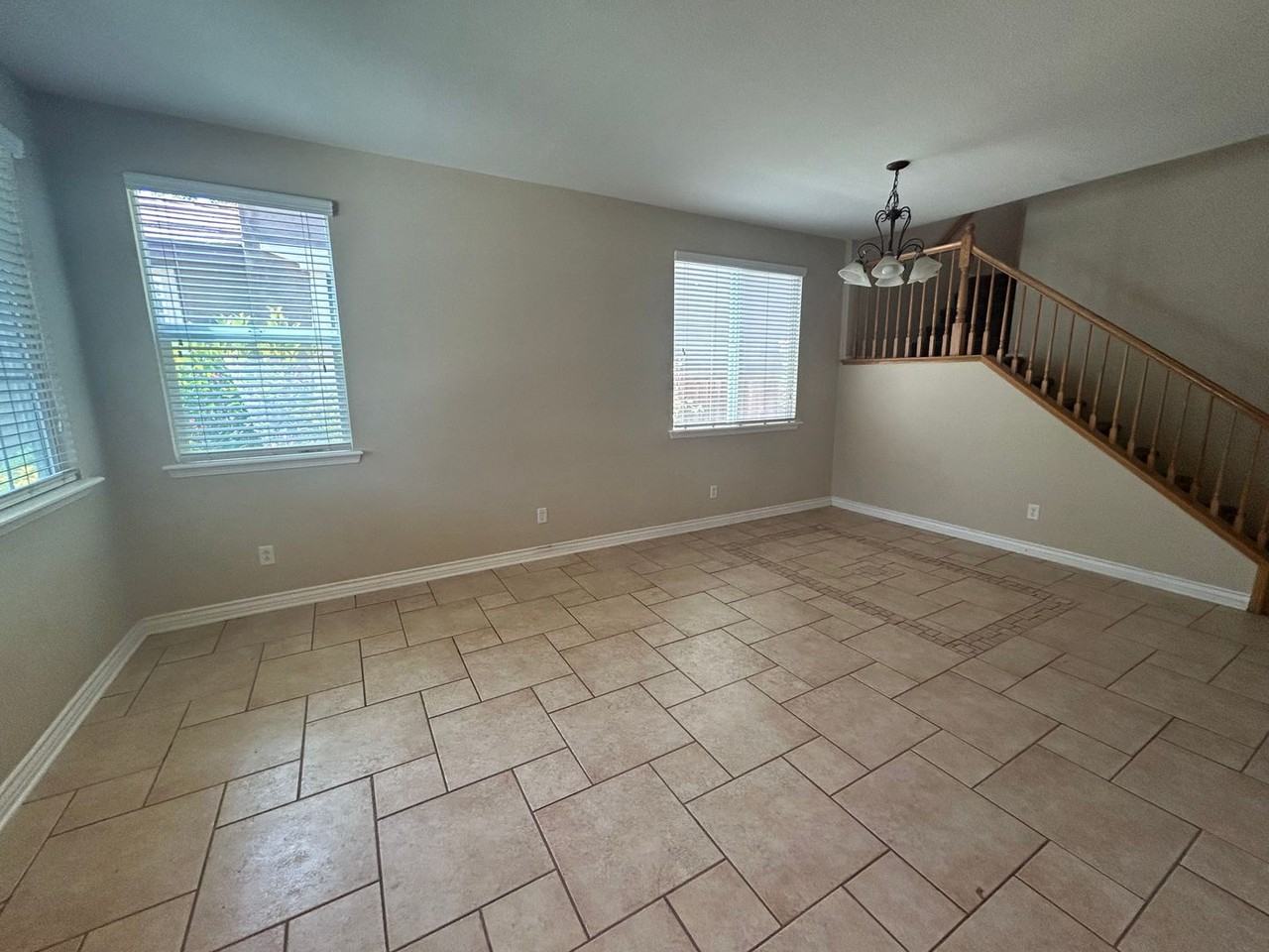 38435 Sevilla Ave - Photo 2 of 6