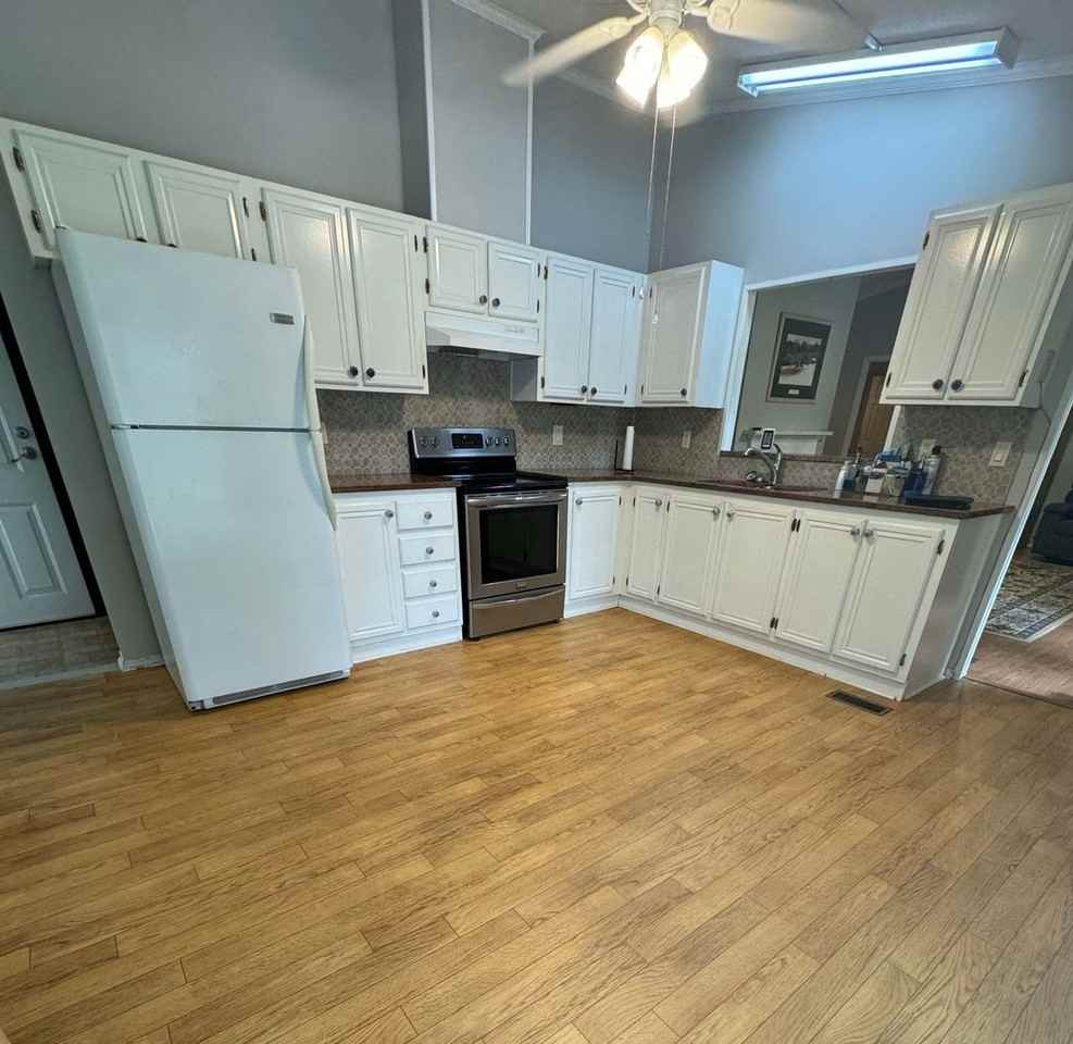 2961 Kingsburry Rd - Photo 3 of 13