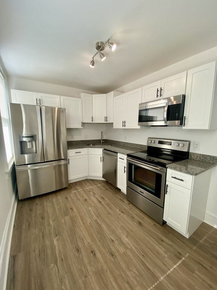 115 E 39th St #B - Photo 7 of 21