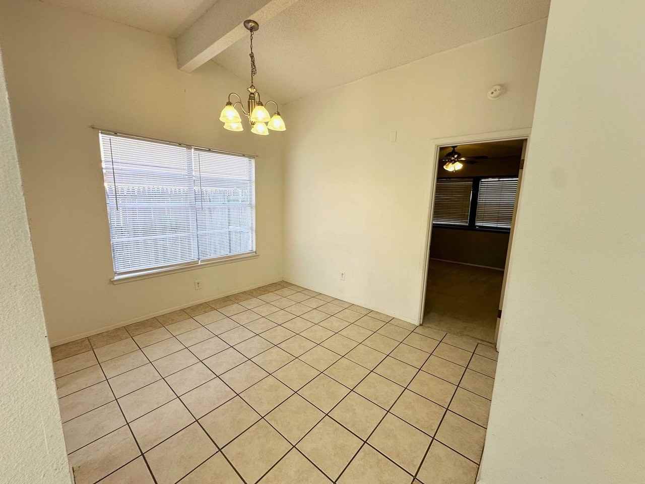 5120 Belaire Dr - Photo 3 of 8