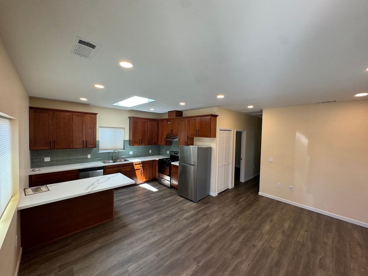 1101 Cobb St #A - Photo 2 of 11