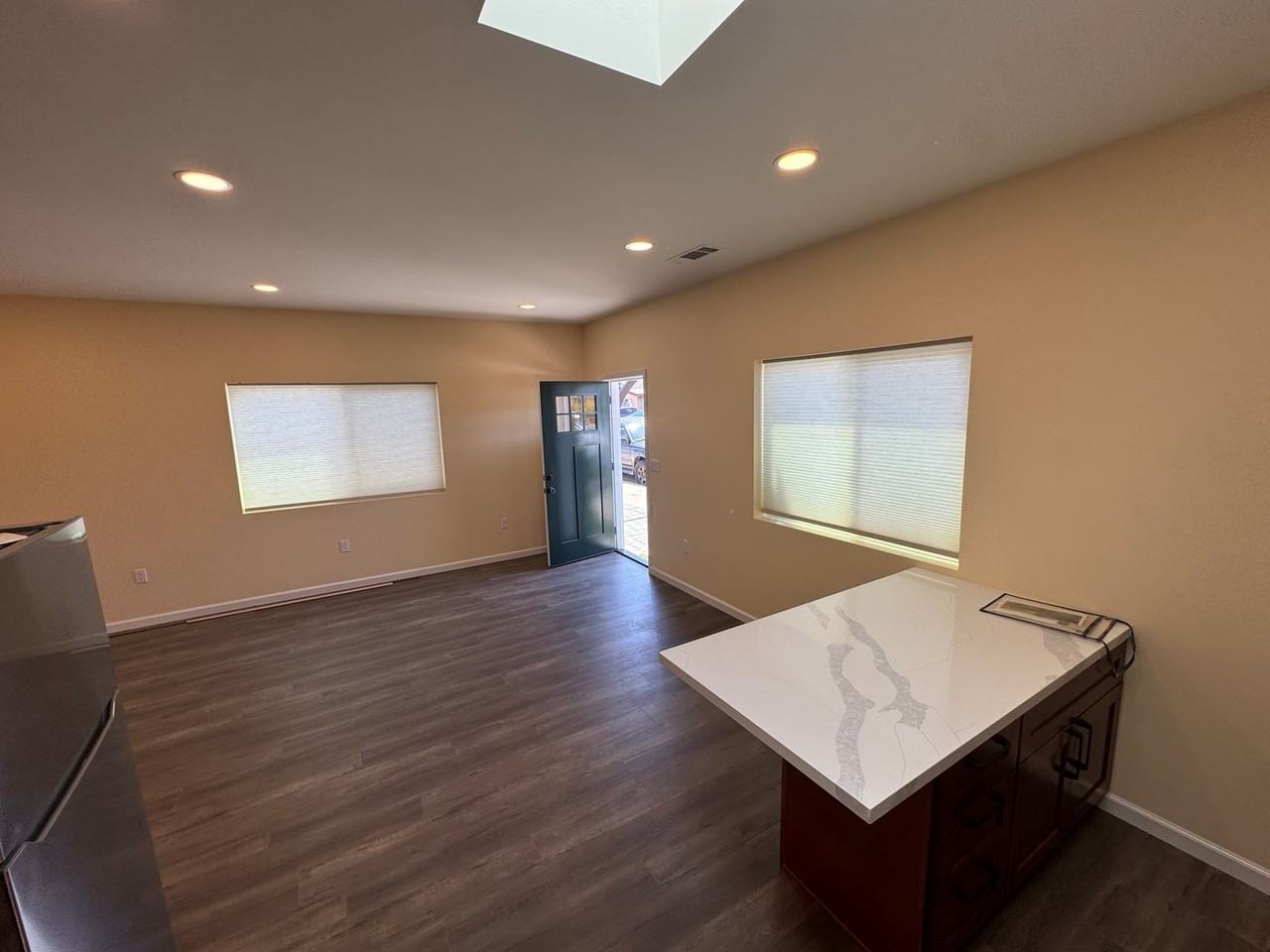 1101 Cobb St #A - Photo 3 of 11