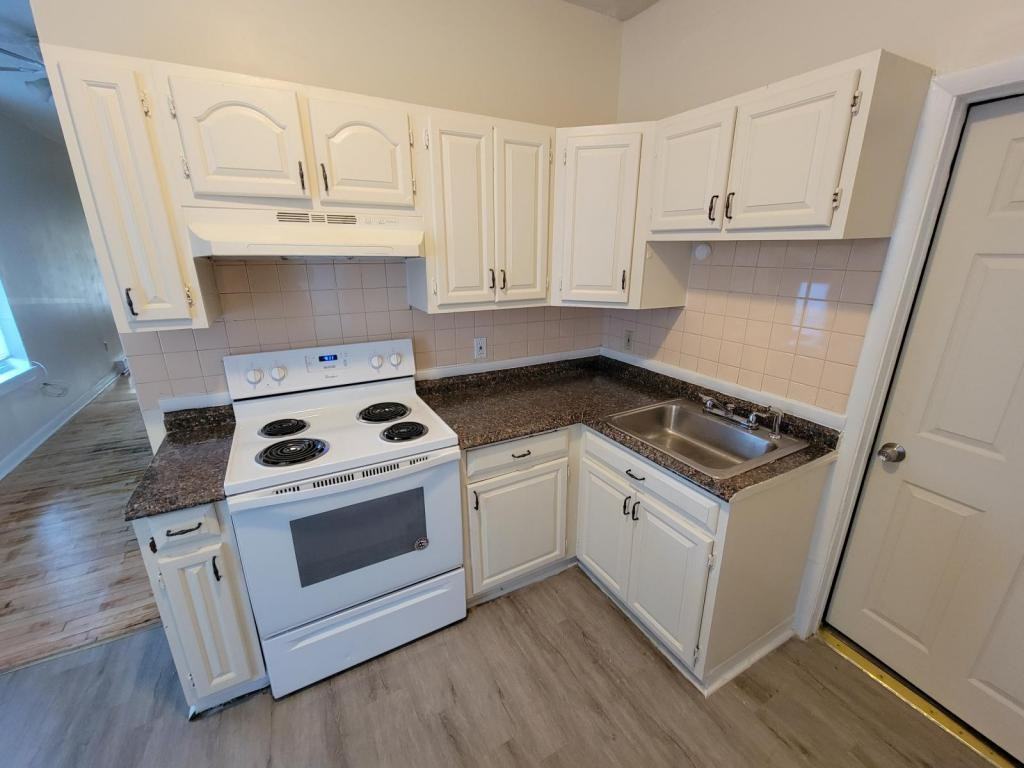 141 Division St - Photo 2 of 8