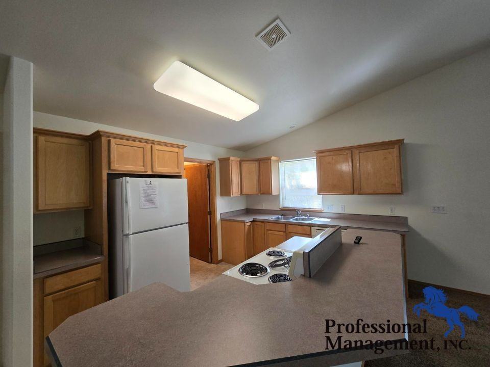 1117 Victory Ave - Photo 2 of 10