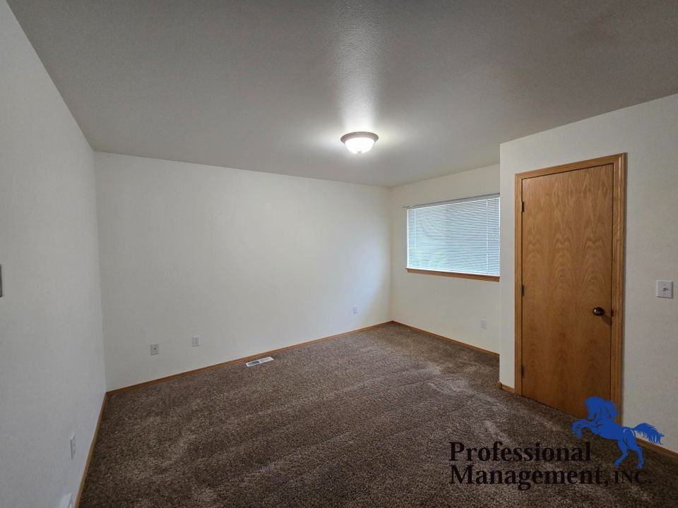 1117 Victory Ave - Photo 4 of 10