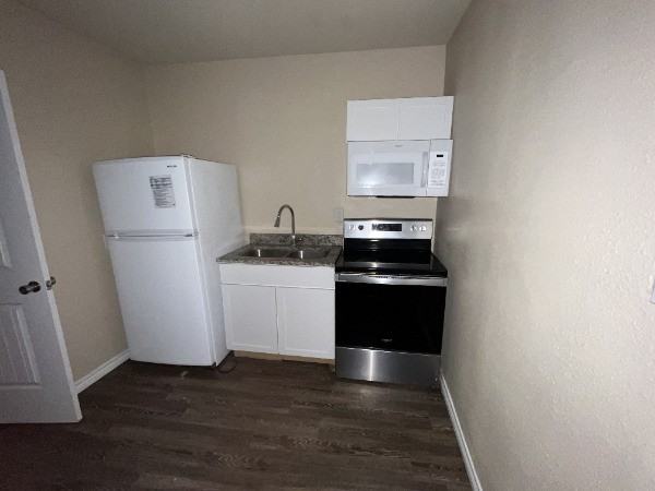 310 N Pleasant St #1 - Photo 3 of 7