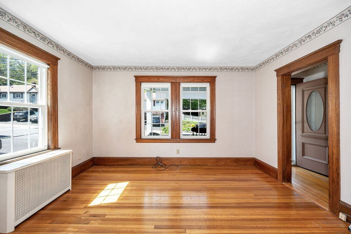 26 Leonard St - Photo 3 of 21