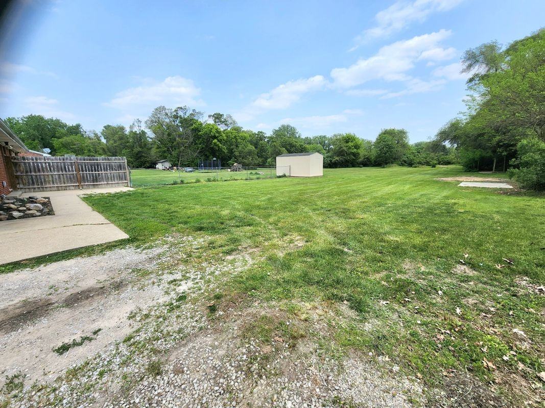 10143 Carpenter Rd - Photo 3 of 33