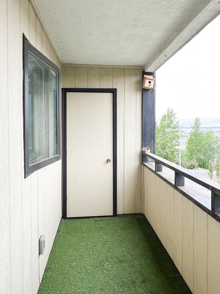 201 Barrow St #1 - Photo 6 of 20