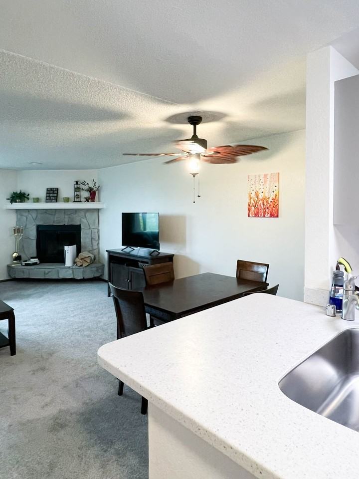 201 Barrow St #1 - Photo 7 of 20