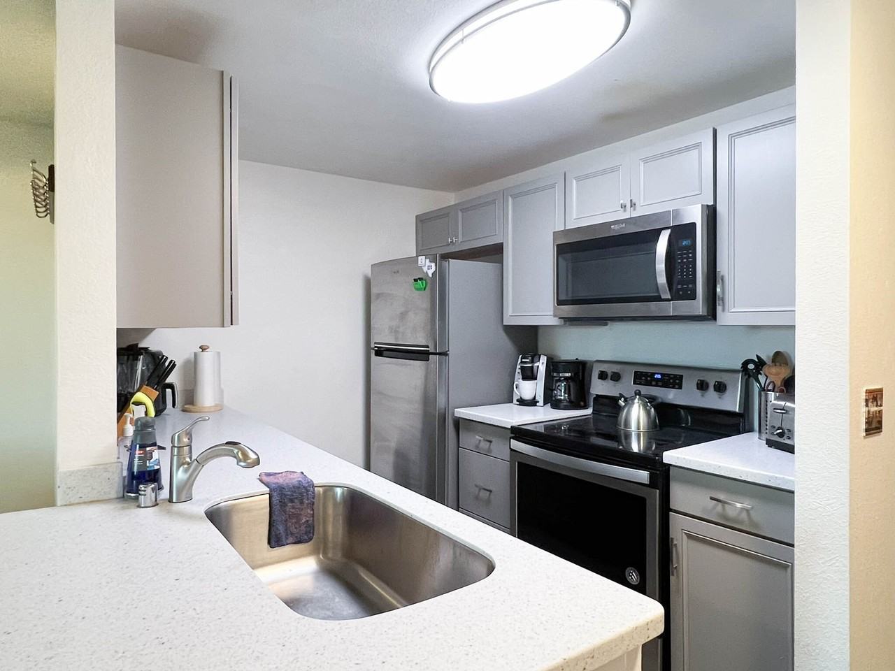 201 Barrow St #1 - Photo 6 of 20