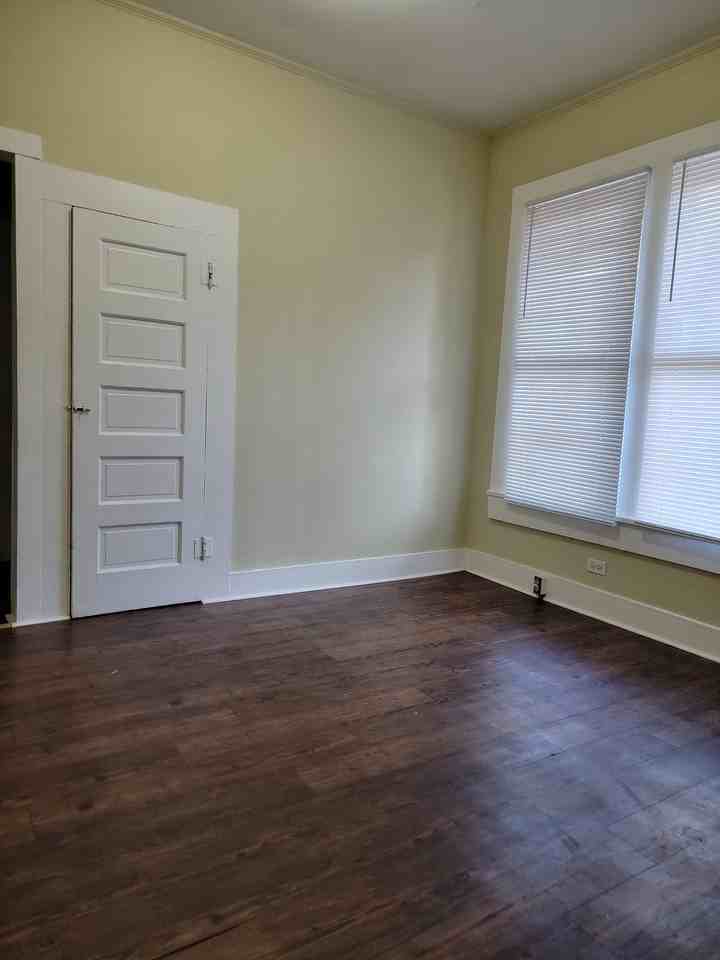 101 North 11th Avenue #B - Photo 4 of 6