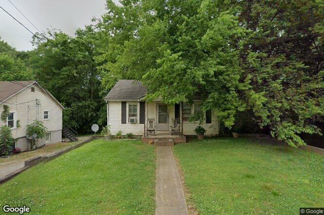 431 Circle Dr - Photo 2 of 2