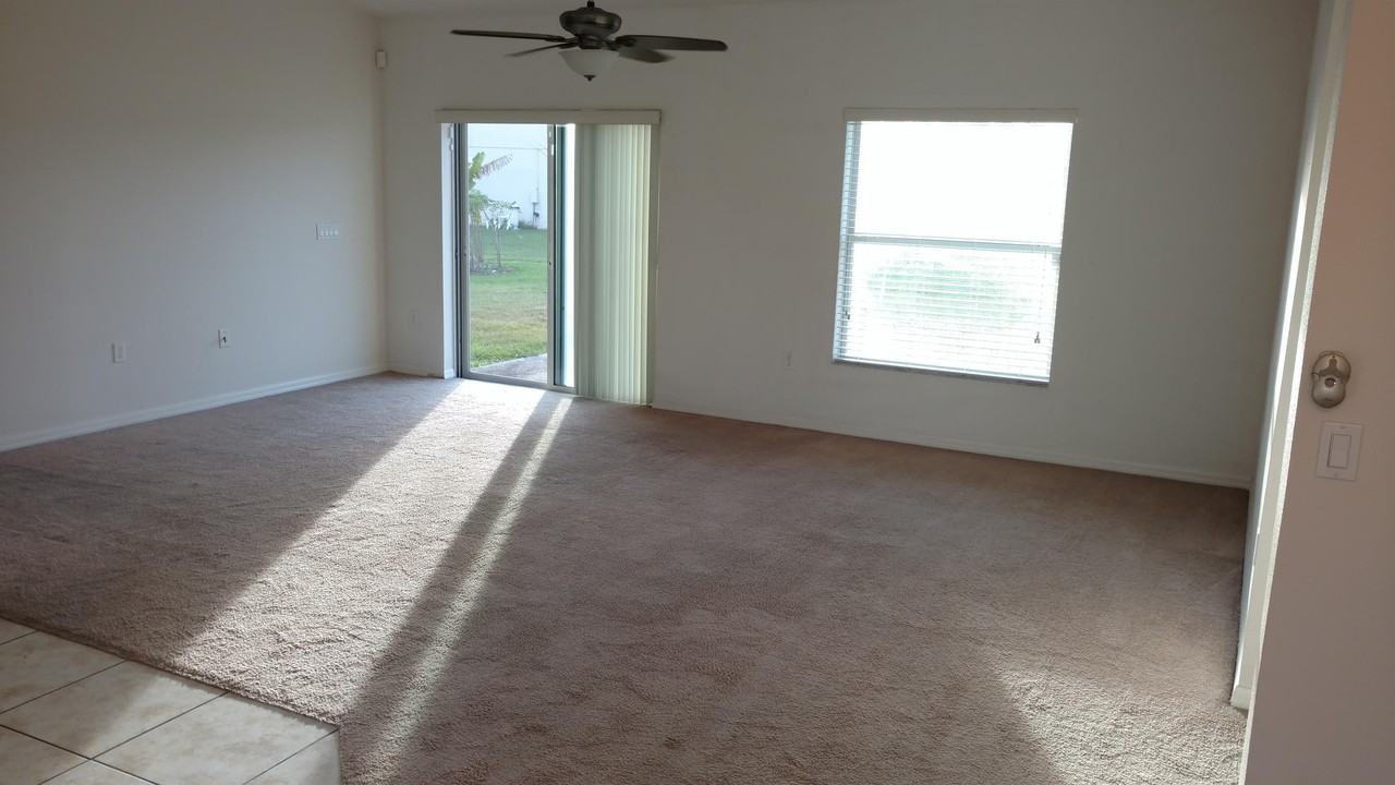 4030 Marina Isle Dr - Photo 6 of 48