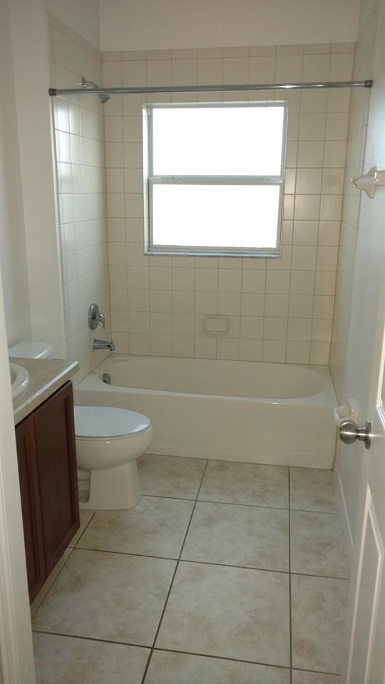 4030 Marina Isle Dr - Photo 7 of 48