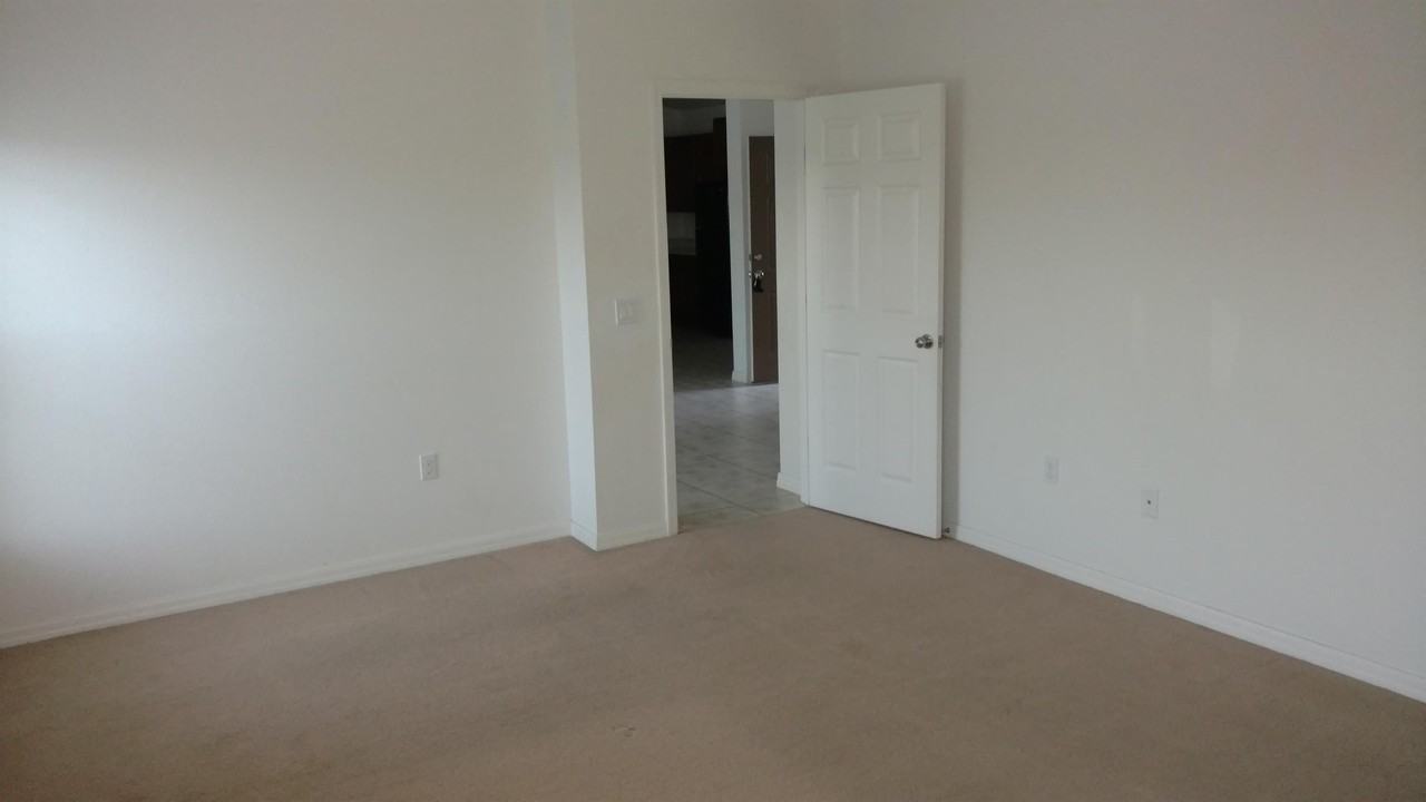 4030 Marina Isle Dr - Photo 6 of 48