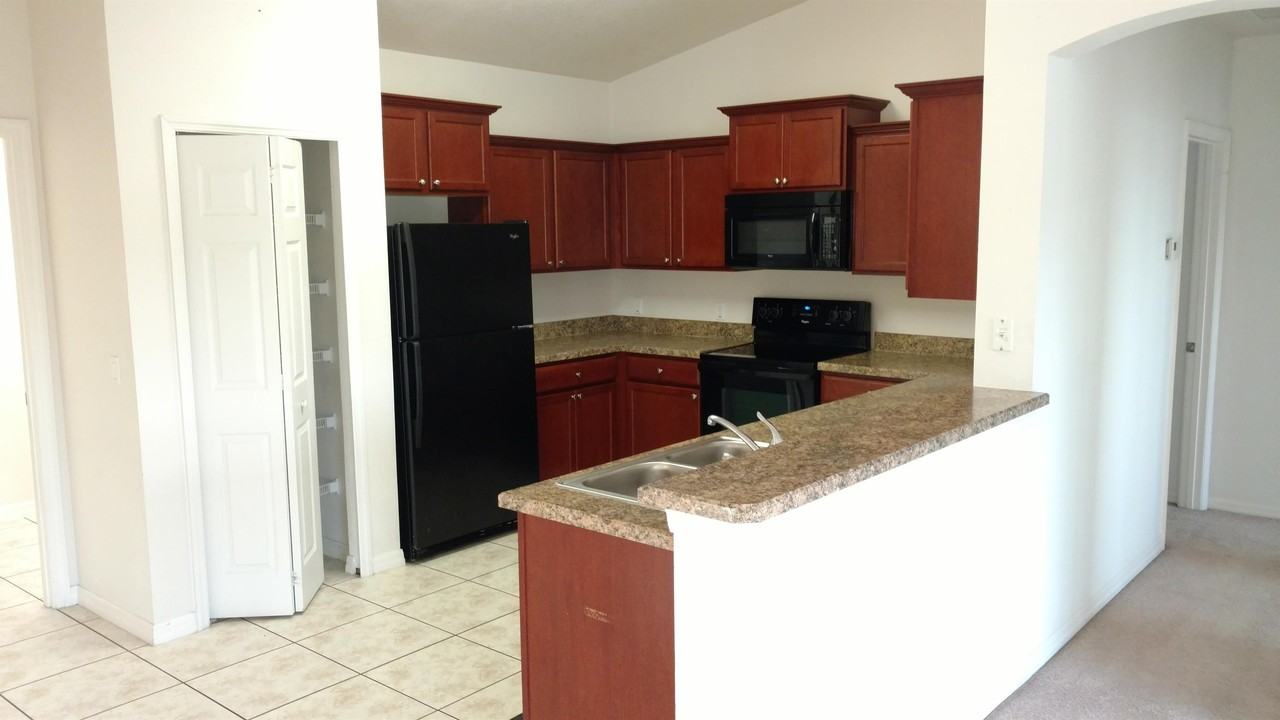 4030 Marina Isle Dr - Photo 6 of 48