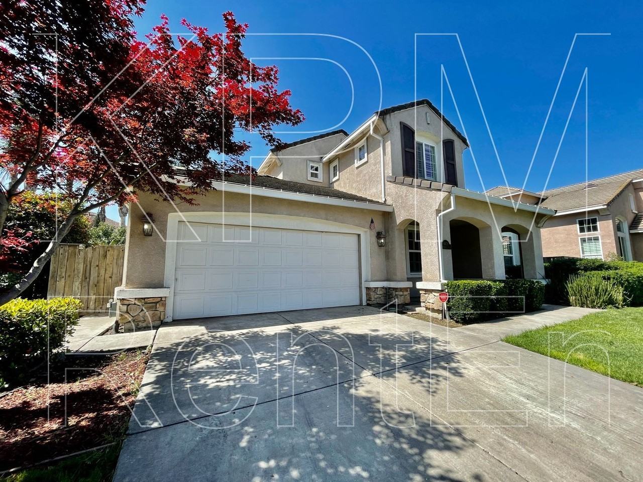 5879 Riverbank Cir - Photo 3 of 50