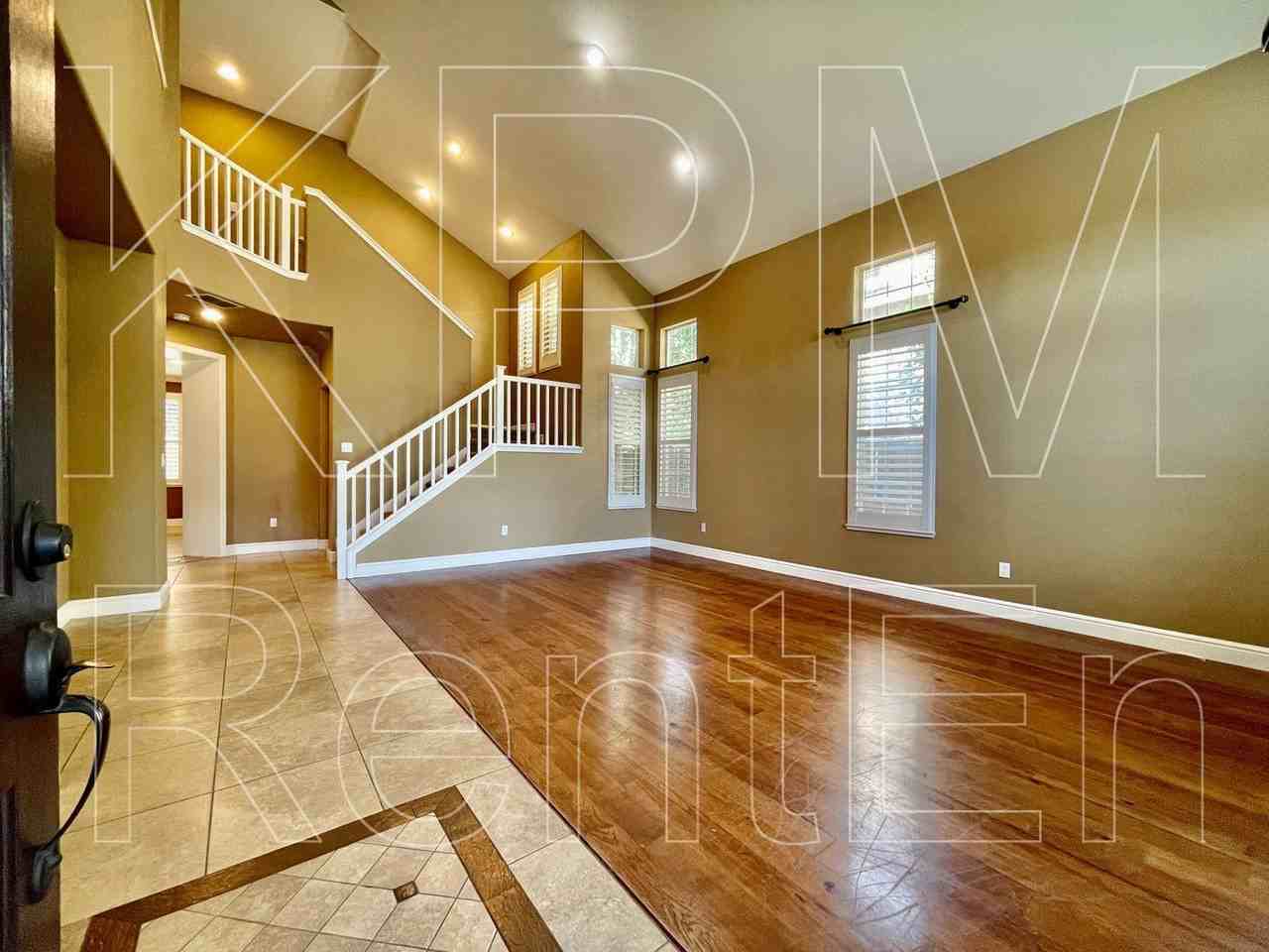 5879 Riverbank Cir - Photo 6 of 50
