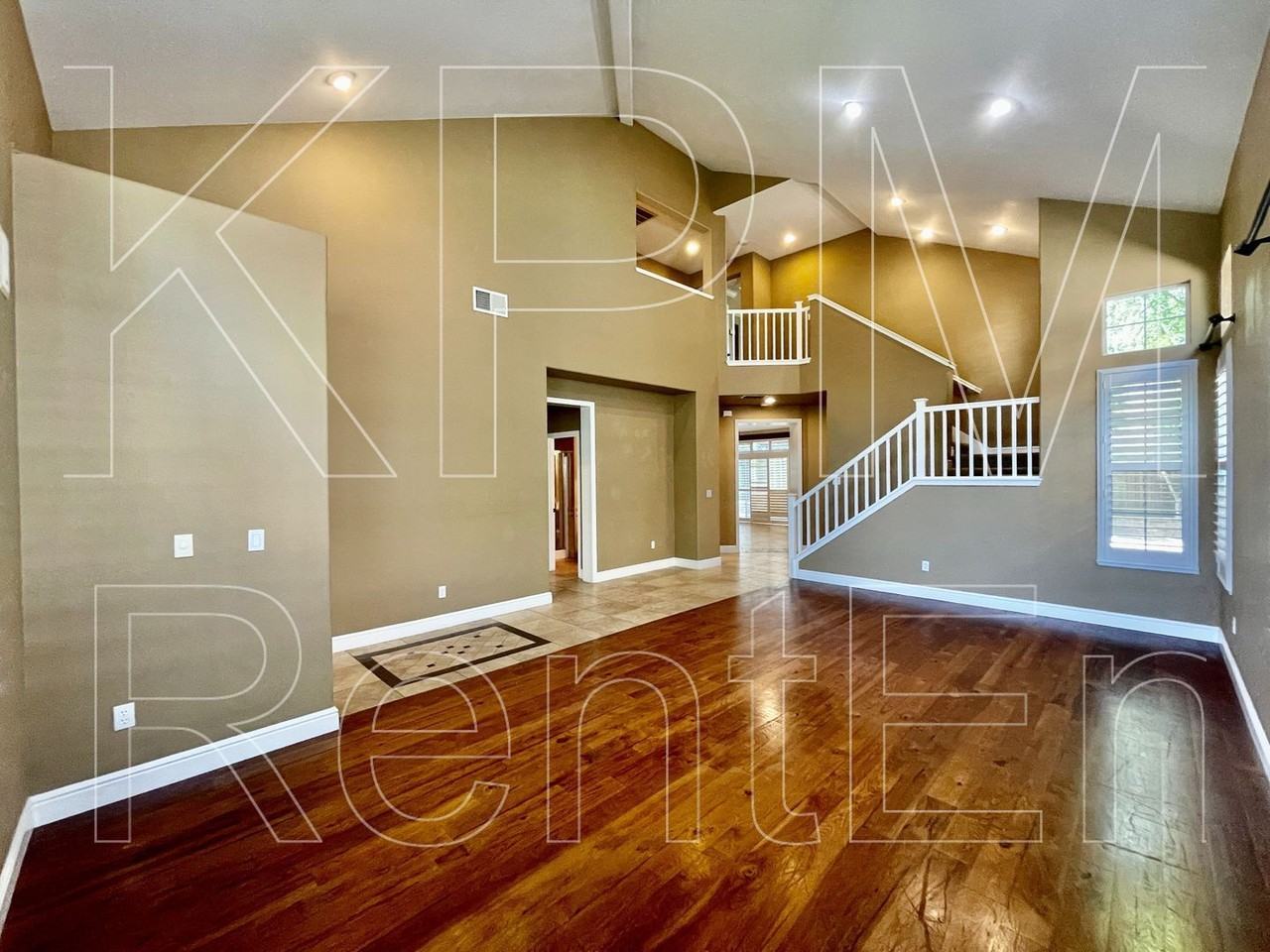 5879 Riverbank Cir - Photo 7 of 50