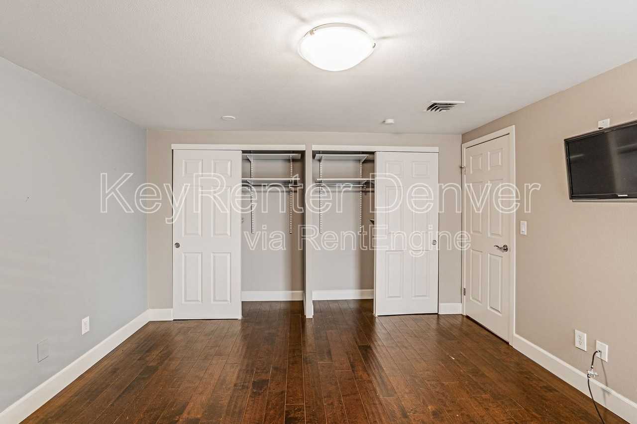800 N Pearl St #202 - Photo 5 of 44