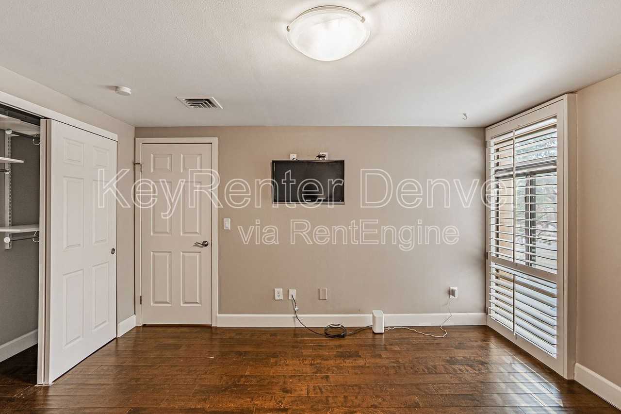 800 N Pearl St #202 - Photo 6 of 44