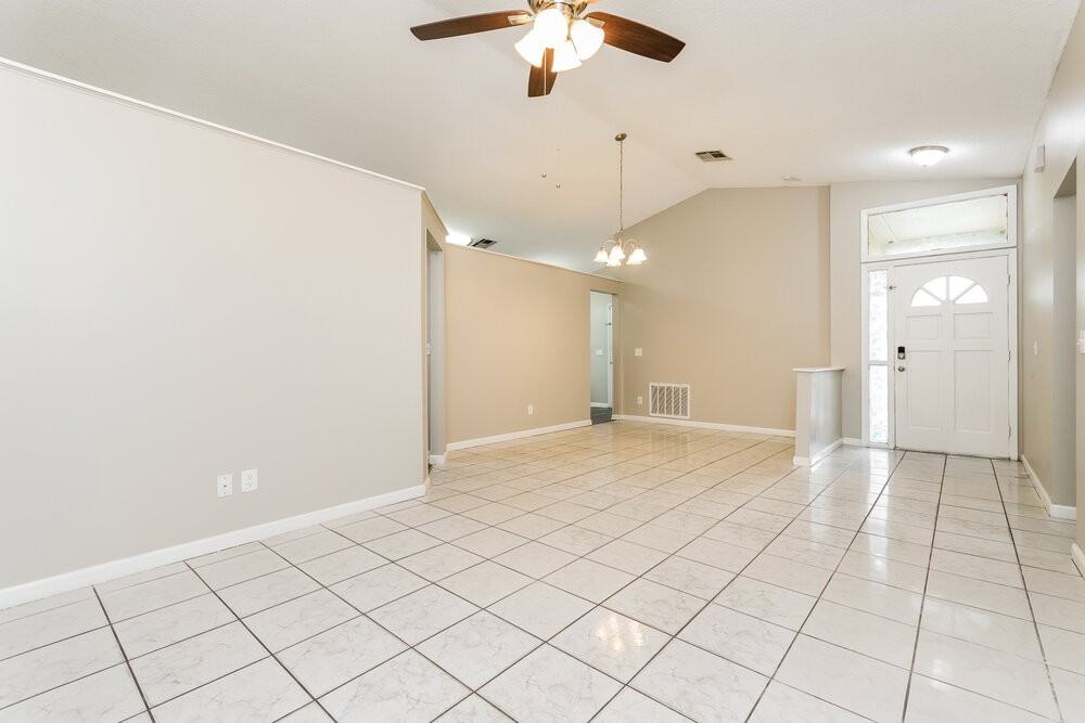 1418 Mona Dr - Photo 4 of 16