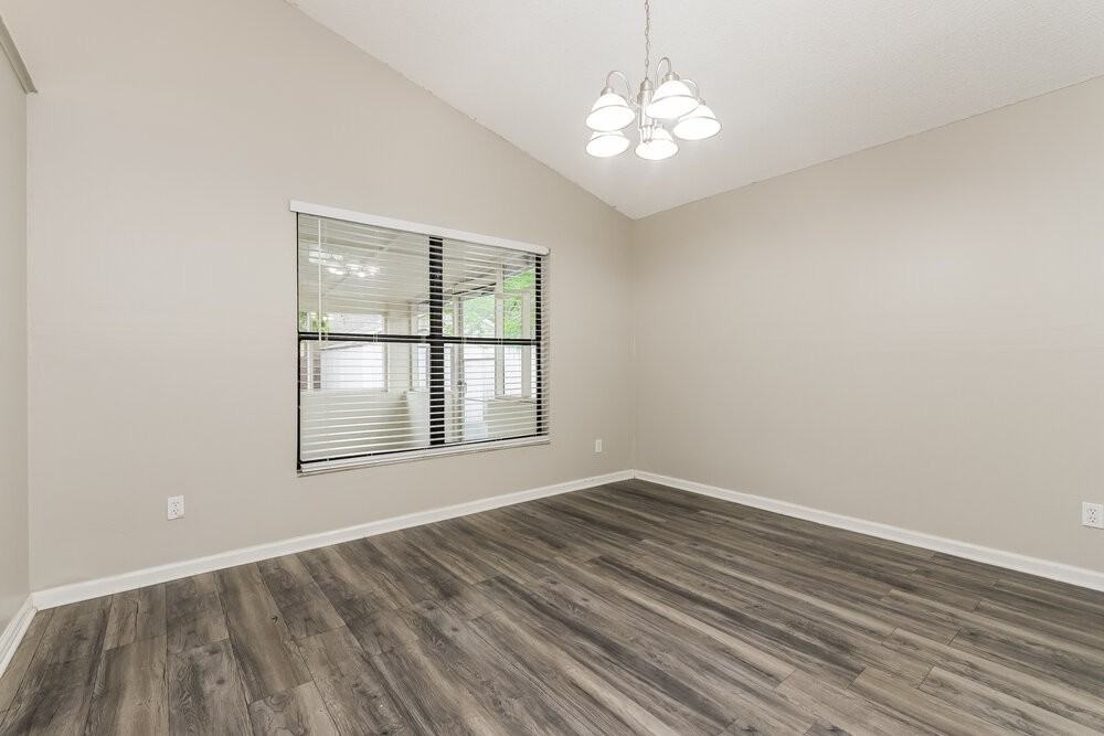 1418 Mona Dr - Photo 5 of 16