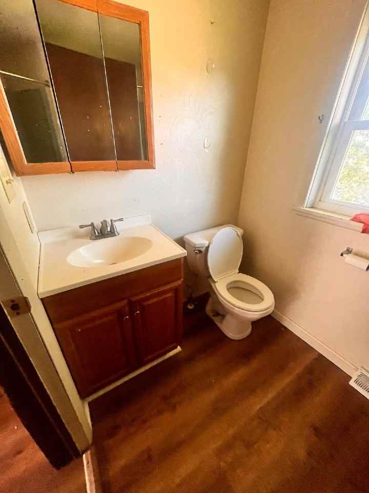 10R Hickory Ave - Photo 3 of 10