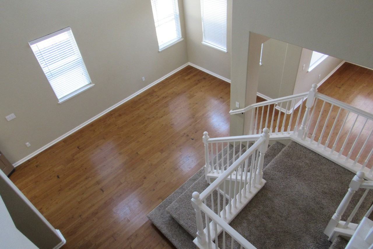 576 Pearson Dr - Photo 7 of 37