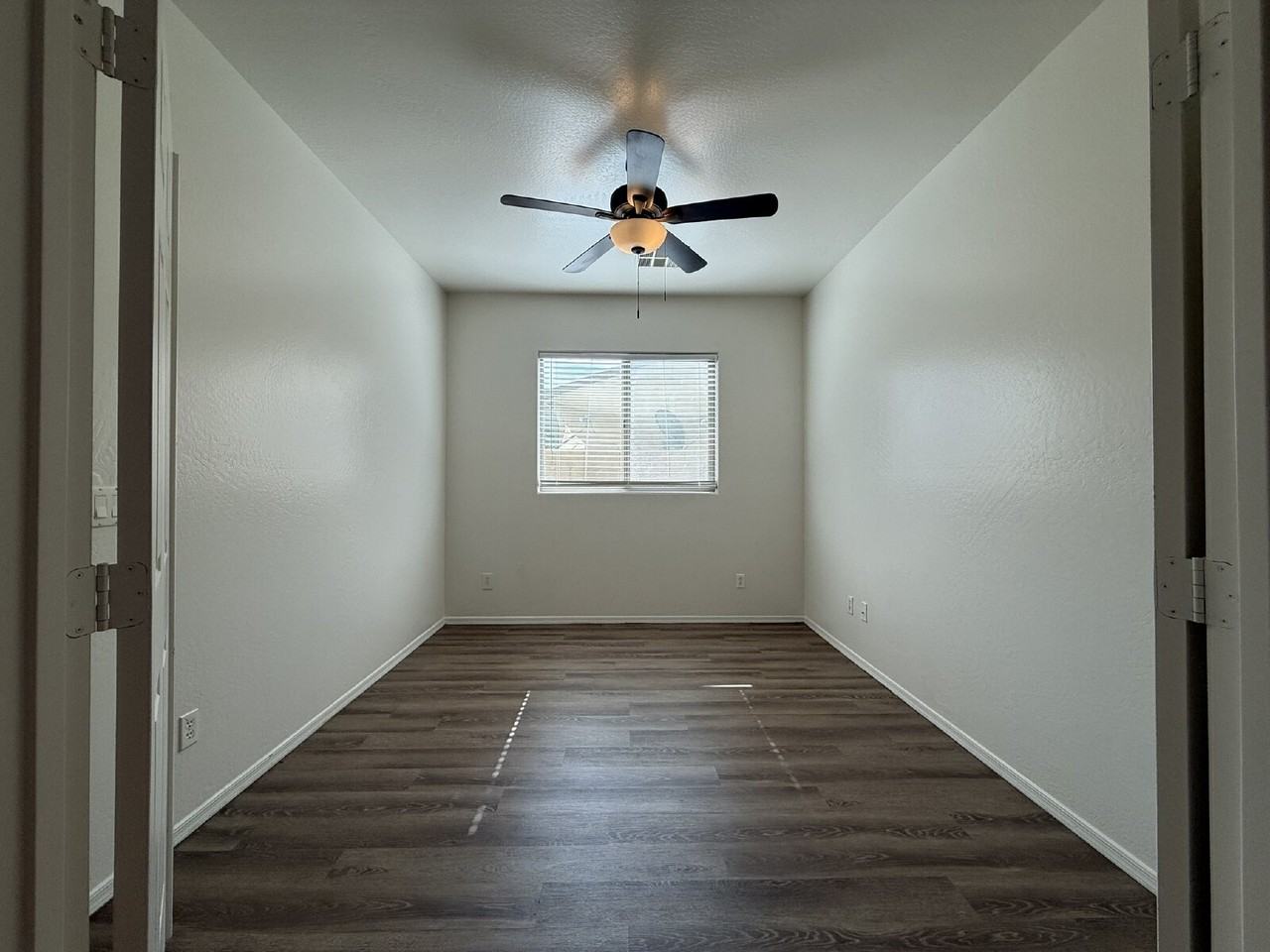 7258 W Palmaire Ave - Photo 5 of 33