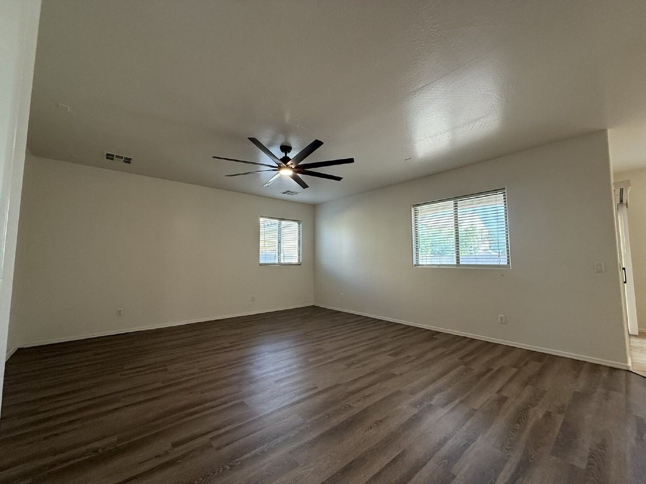 7258 W Palmaire Ave - Photo 6 of 33