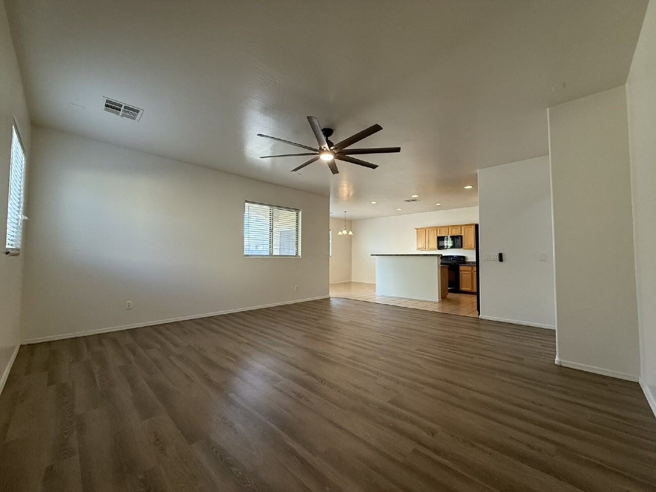7258 W Palmaire Ave - Photo 7 of 33