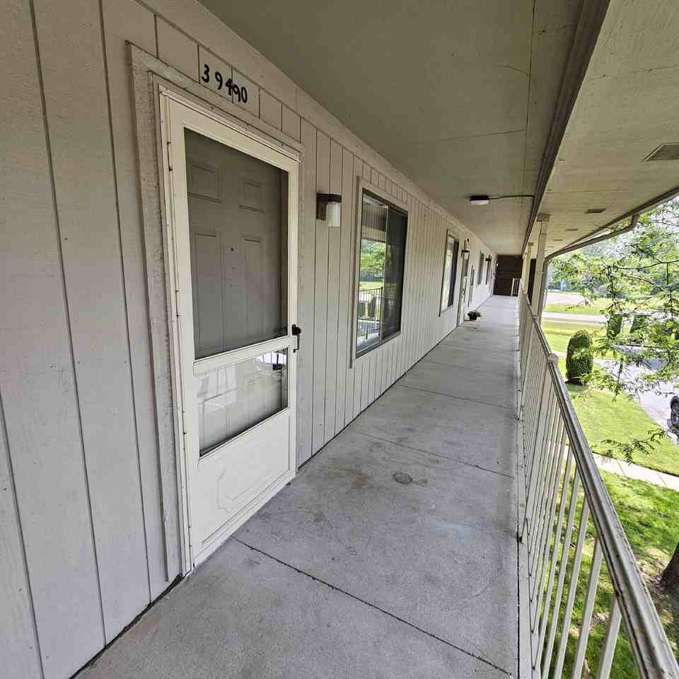 39490 Harrison Bay Ct - Photo 3 of 14