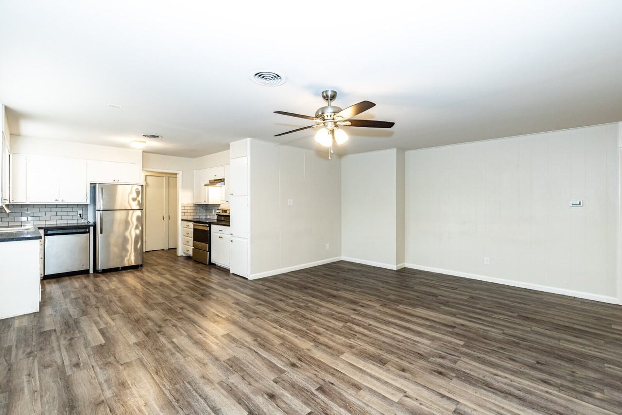 3805 48th St - Photo 4 of 29