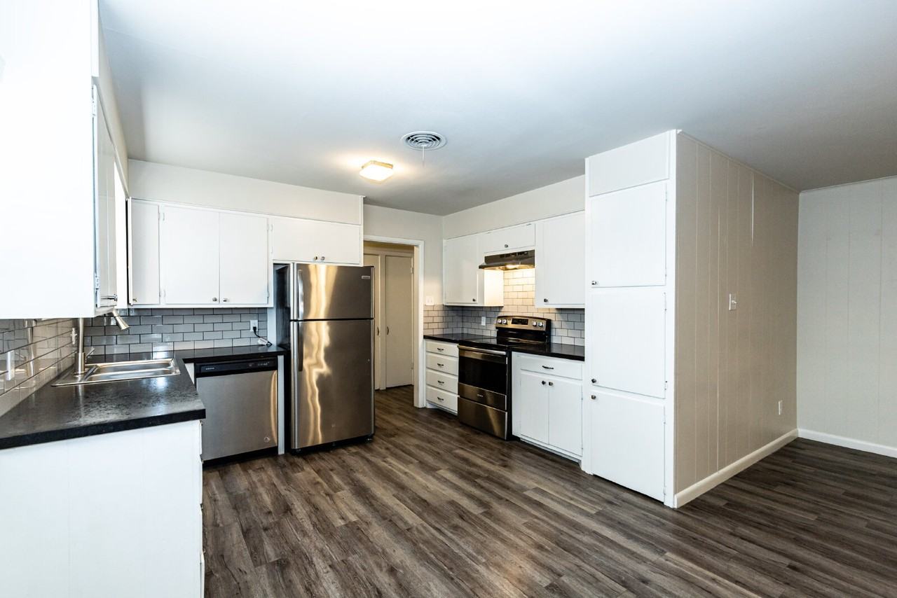 3805 48th St - Photo 7 of 29