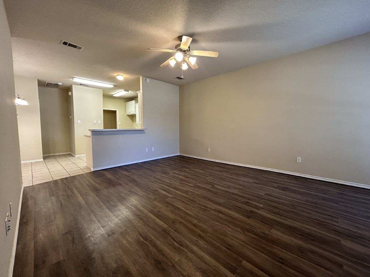 511 N Clinton Ave - Photo 3 of 15