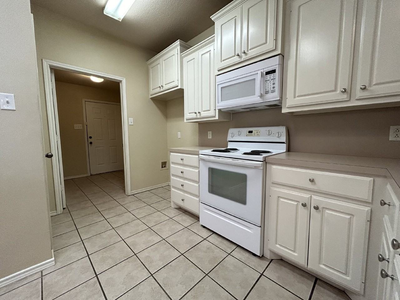 511 N Clinton Ave - Photo 6 of 15
